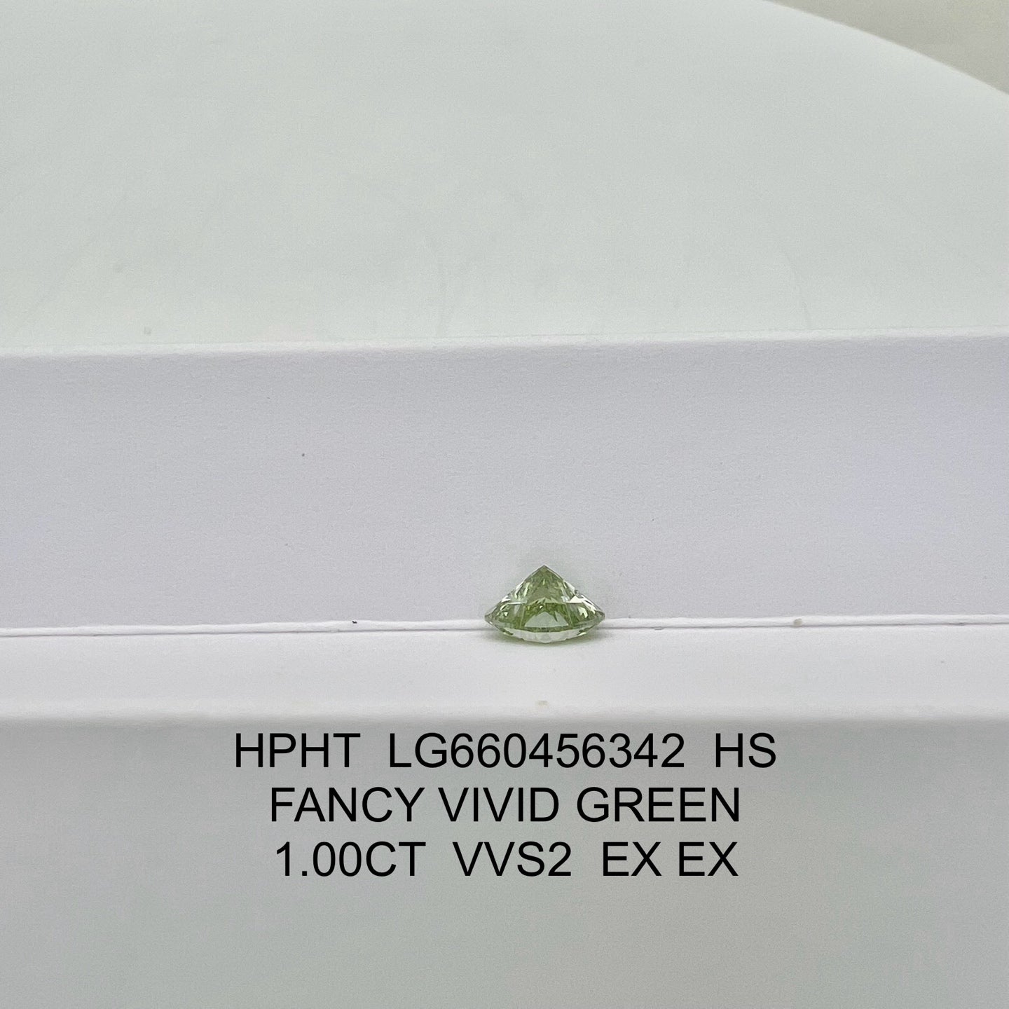 1.00 Carat Lab Grown Diamond Fancy Vivid Green VVS2 2EX HPHT Heart Shape