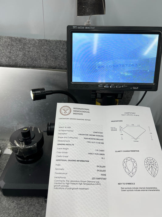 1.01 Carat HPHT Lab Grown Pear Diamond Fancy Vivid Green VS1 2EX