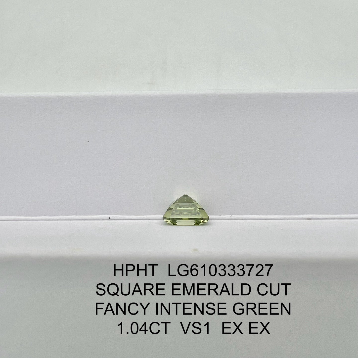 Diamant de laboratoire de 1,04 carat, vert intense fantaisie VS1 2EX HPHT, forme émeraude carrée