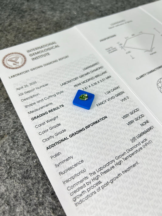 1.04 Carat Lab Grown Man Made Pear Diamond Fancy Vivid Green VG VVS2 HPHT