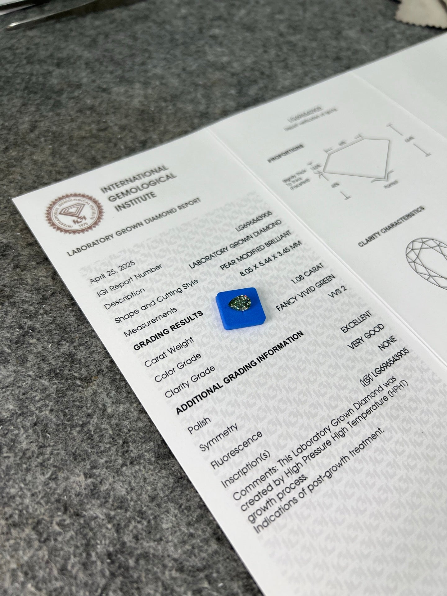Diamant poire de 1,08 carat, cultivé en laboratoire, vert vif fantaisie VVS2 HPHT VG EX
