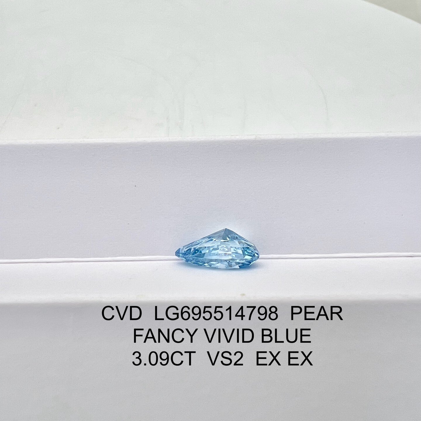 Diamant synthétique de 3,09 carats, taille poire, bleu vif fantaisie VS2 CVD 2EX
