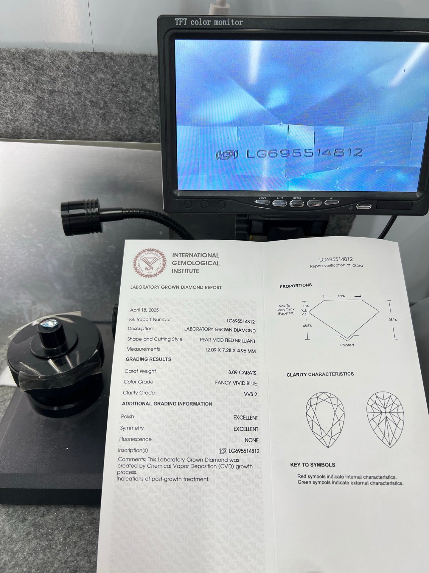 Diamant synthétique poire de 3,09 carats, cultivé en laboratoire, bleu vif fantaisie VVS2 CVD 2EX