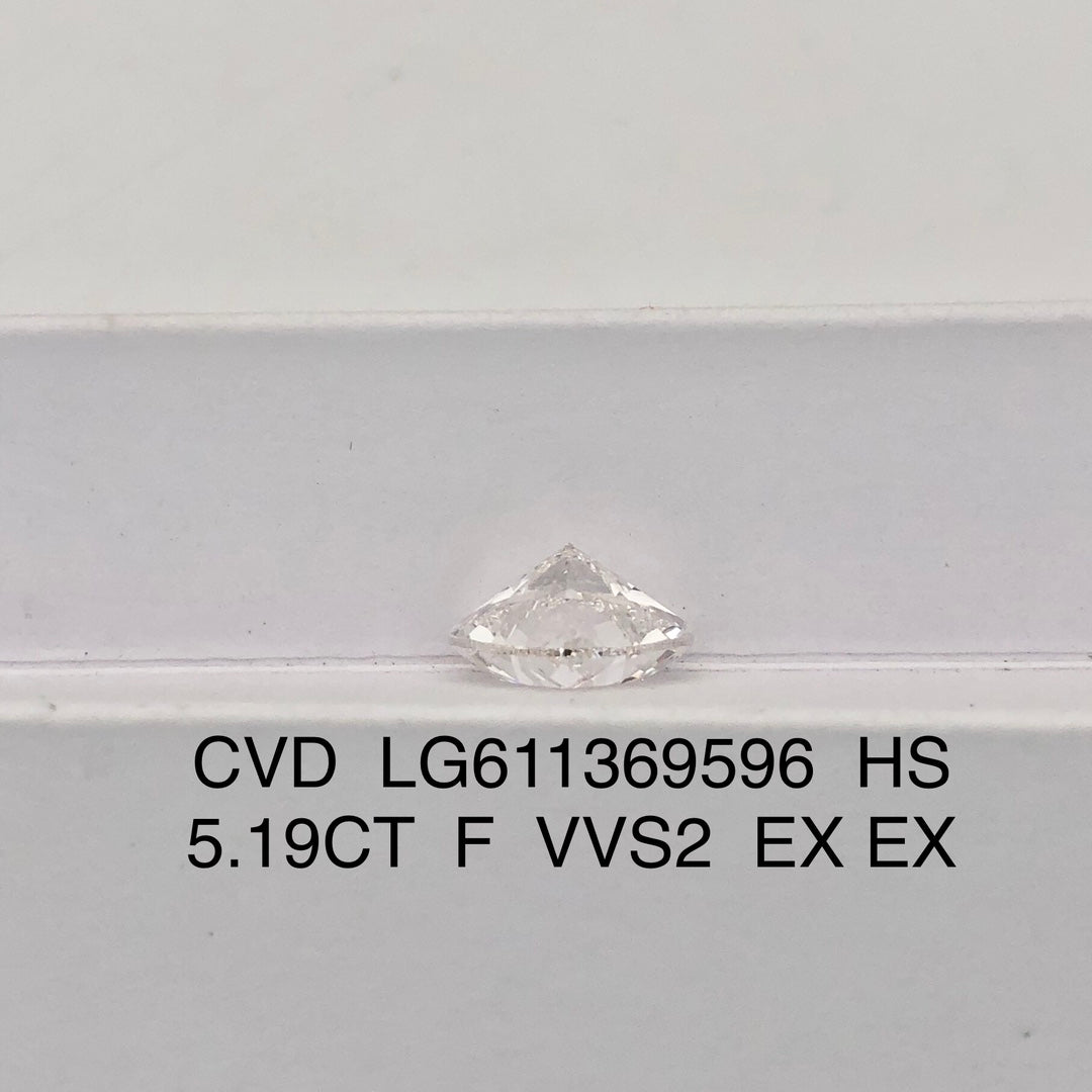 Diamant de laboratoire de 5,19 carats en forme de cœur 2EX certifié IGI CVD VVS2 F