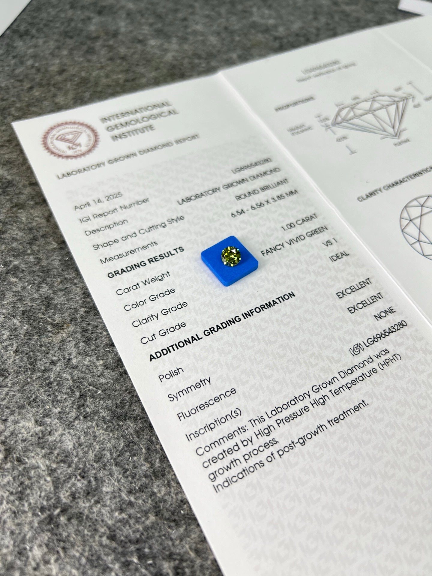 ID 2EX HPHT 1.00 Carat Lab Grown Round Diamond Fancy Vivid Green VS1 IGI Certified