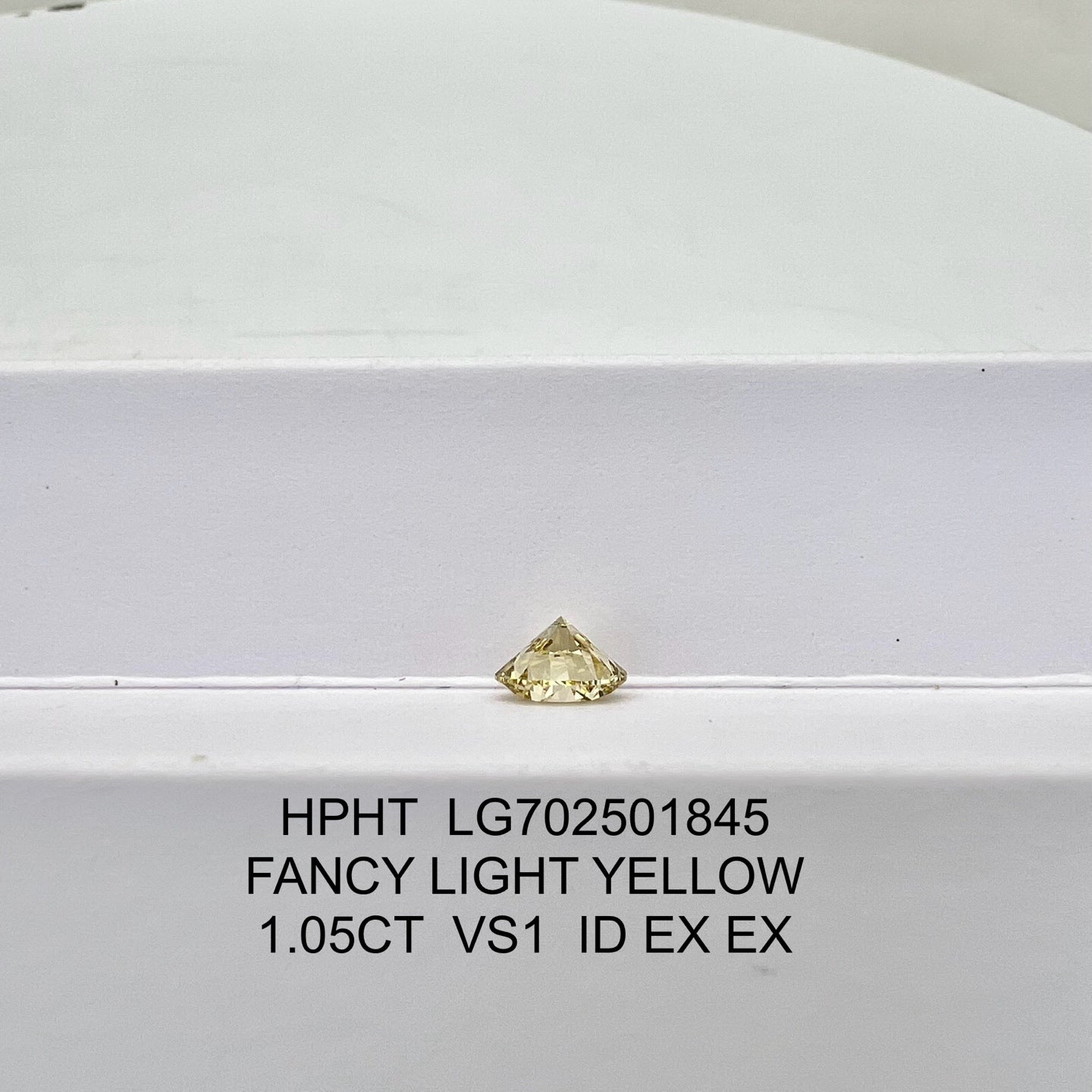 Lab Grown Round Diamond Fancy Light Yellow 1.05 Carat ID 2EX HPHT VS1 IGI Certified