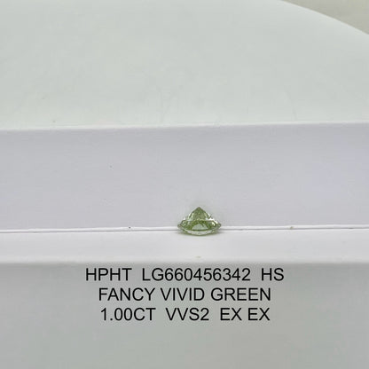 1.00 Carat Lab Grown Diamond Fancy Vivid Green VVS2 2EX HPHT Heart Shape