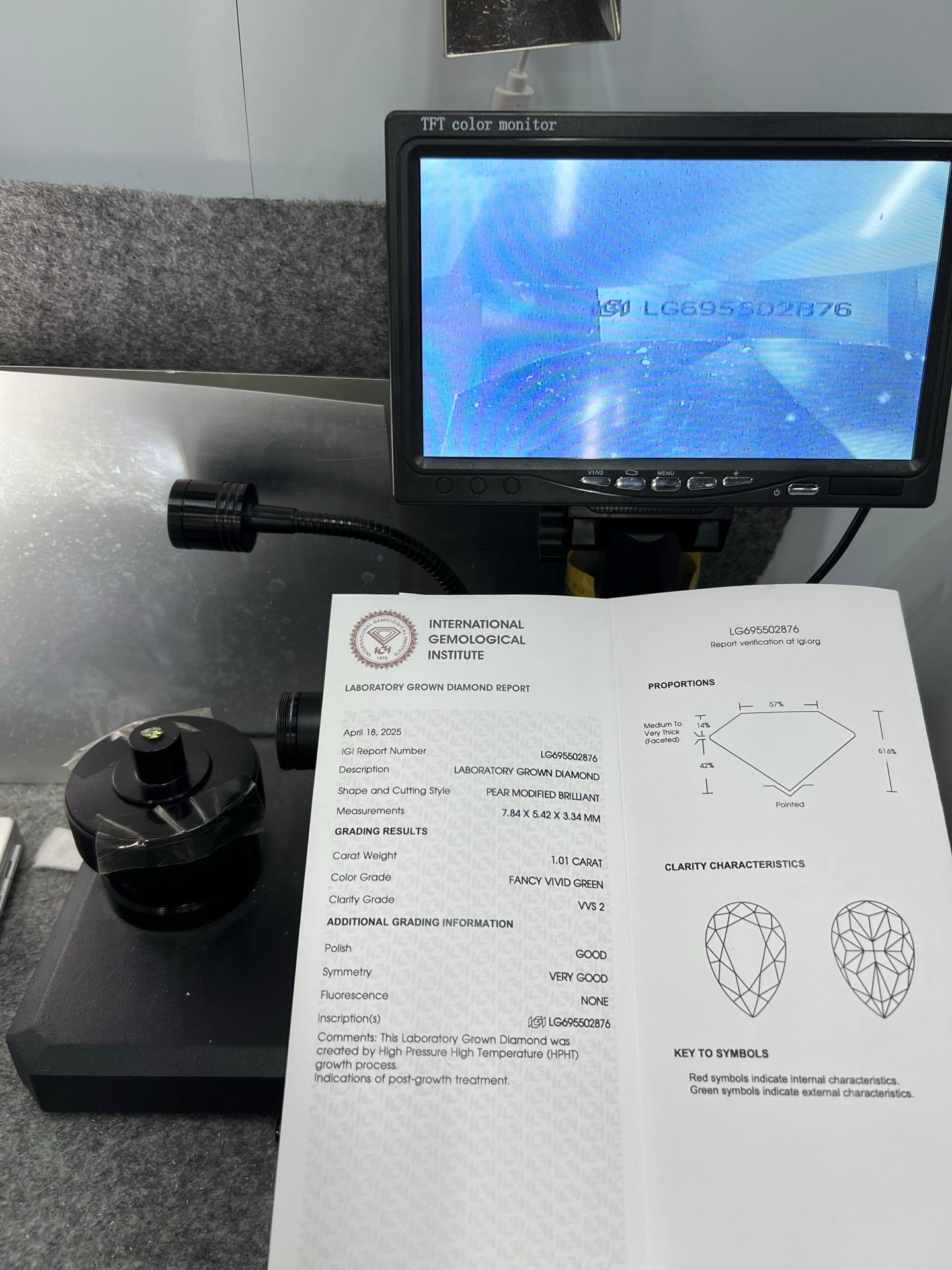 Diamant poire de 1,01 carat, cultivé en laboratoire, vert vif fantaisie VVS2 HPHT 