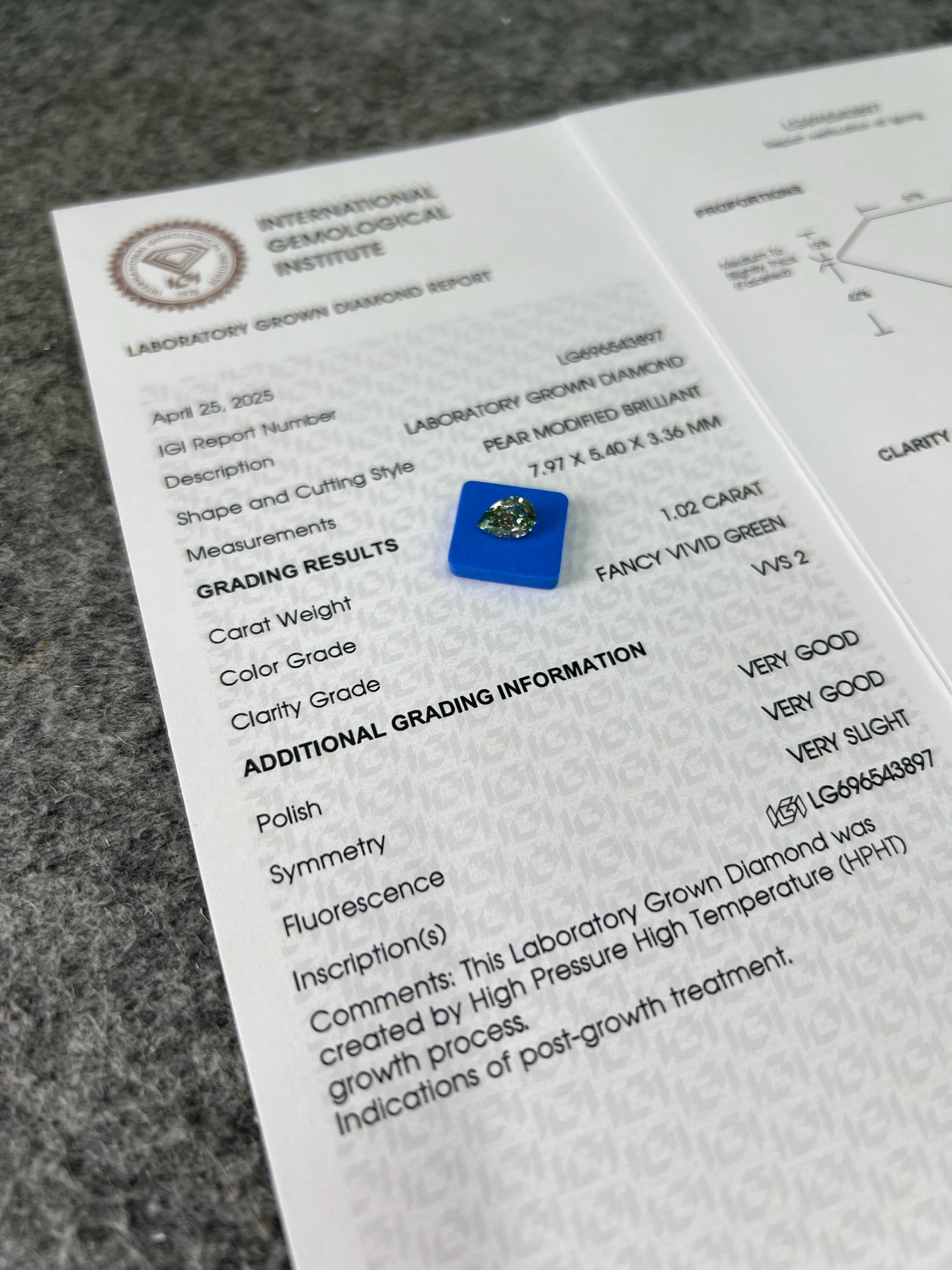 Diamant poire de 1,02 carat, cultivé en laboratoire, vert vif fantaisie, VVS2, HPHT, 2VG 