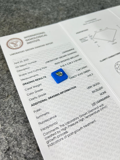 Diamant poire de 1,04 carat cultivé en laboratoire, vert vif fantaisie VVS2 VG EX HPHT 